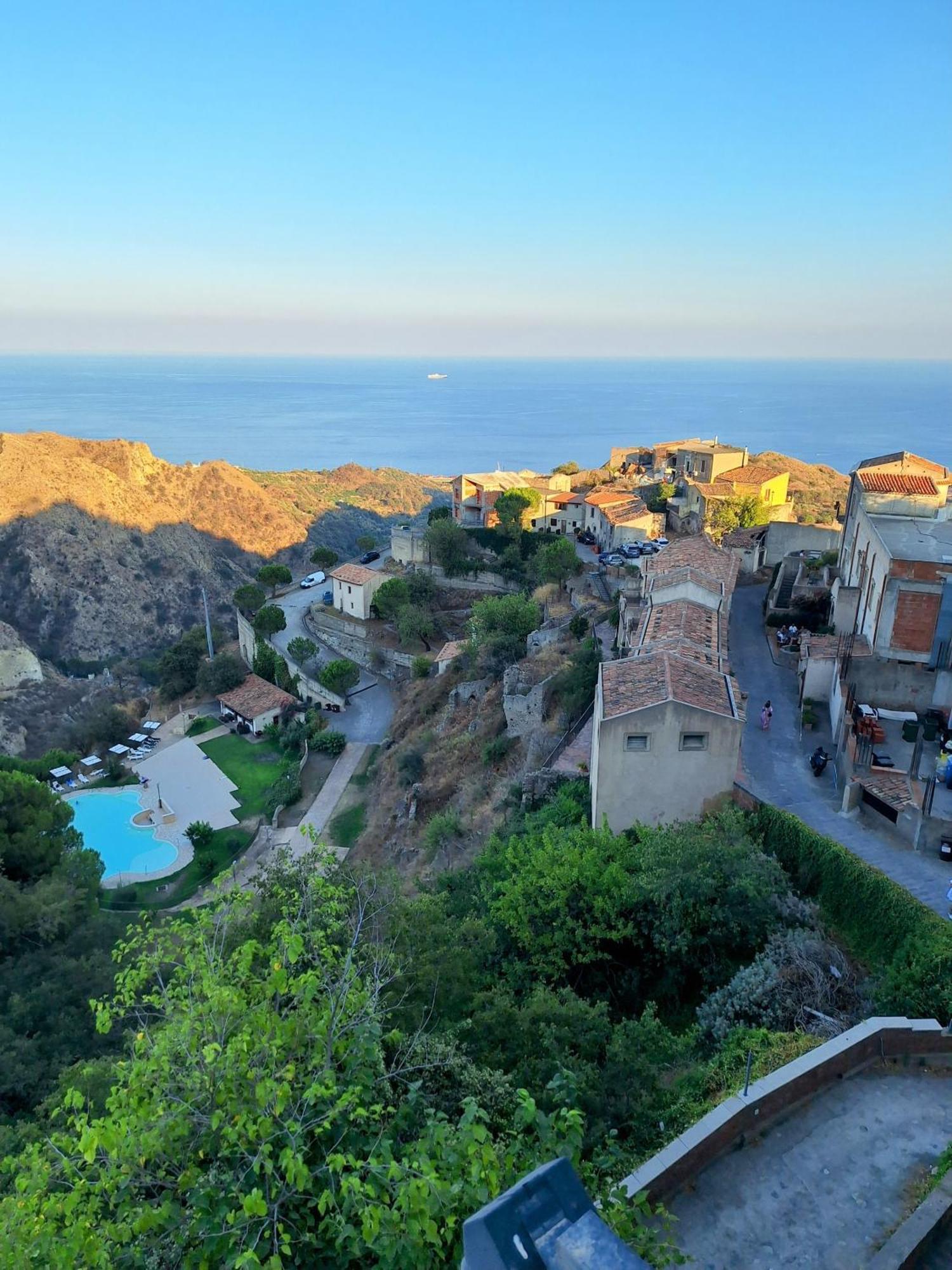 A Casa Da Nonna Brasa Holiday Home Savoca Eksteriør bilde