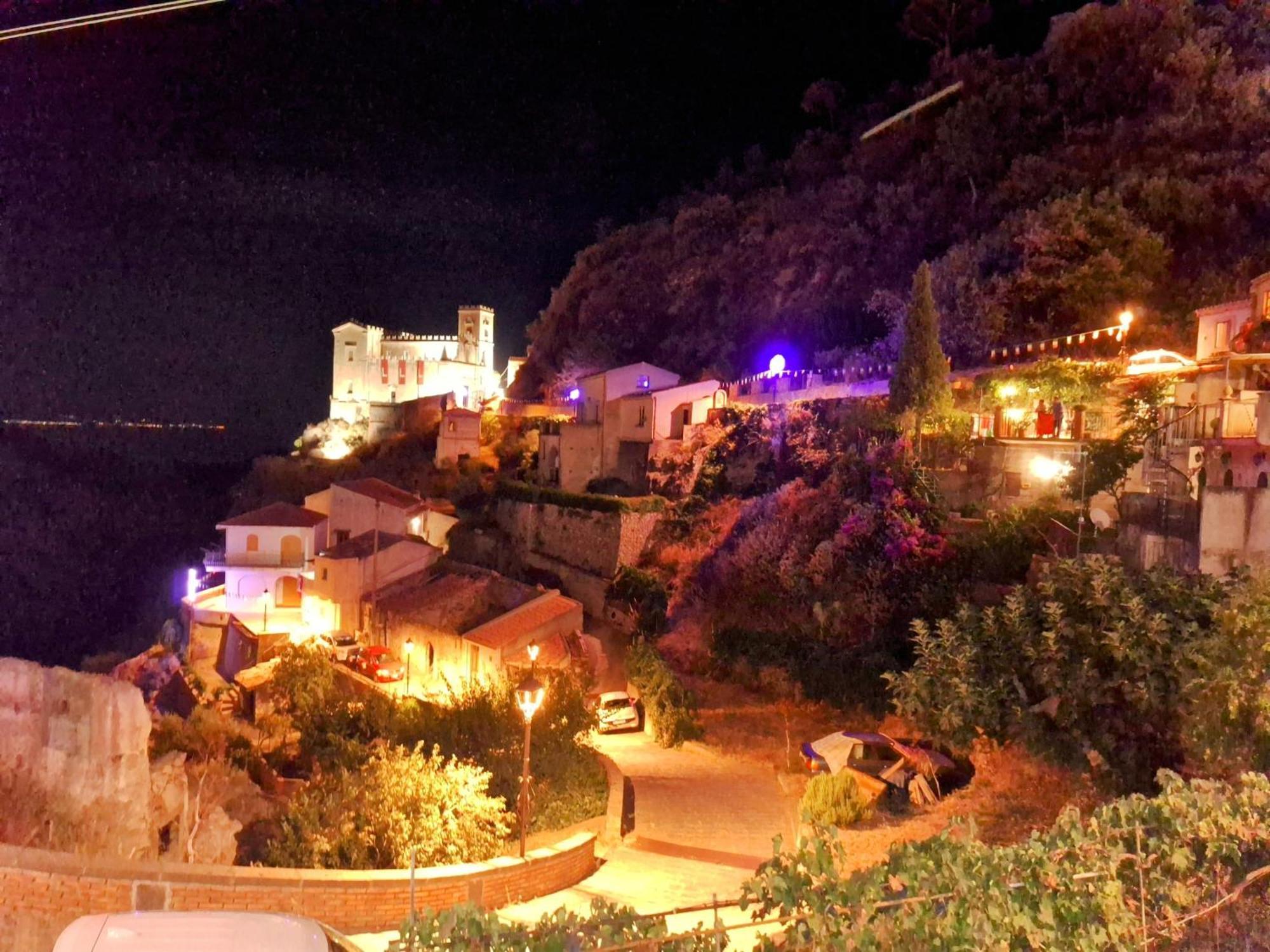 A Casa Da Nonna Brasa Holiday Home Savoca Eksteriør bilde