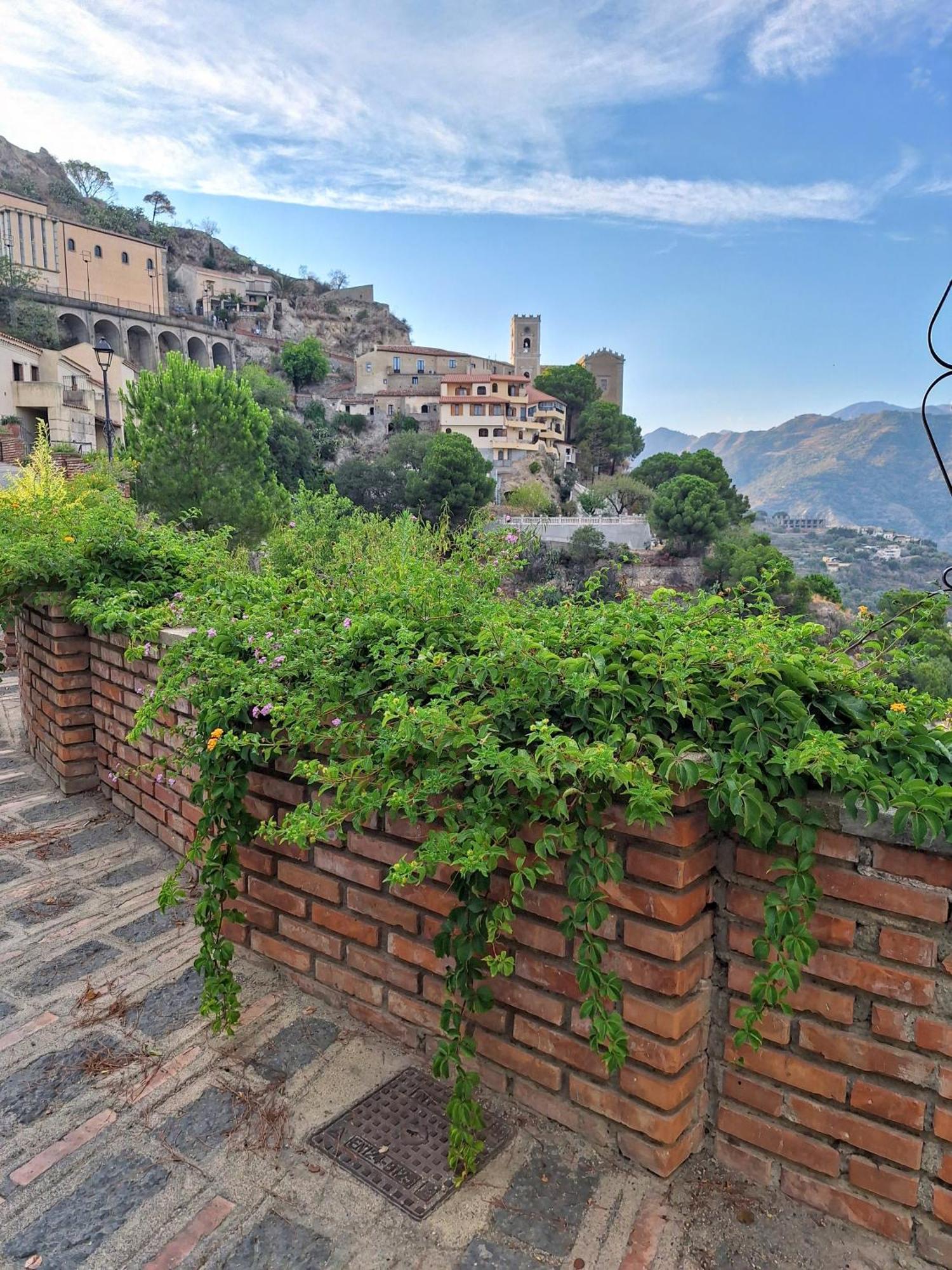 A Casa Da Nonna Brasa Holiday Home Savoca Eksteriør bilde