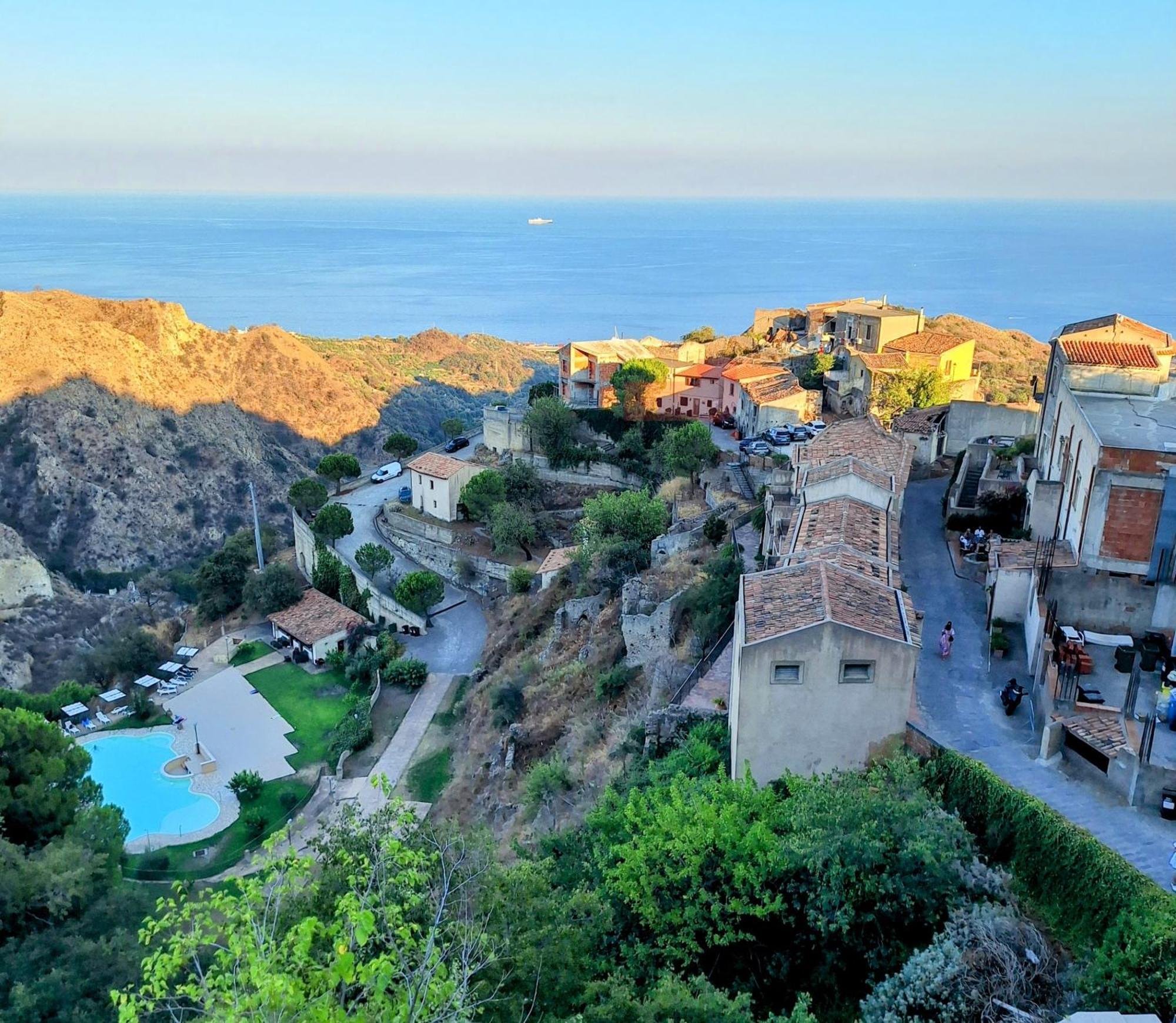 A Casa Da Nonna Brasa Holiday Home Savoca Eksteriør bilde